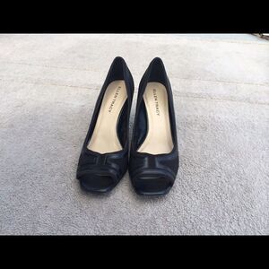 Ellen Tracy-Randy  classic black open toe pump